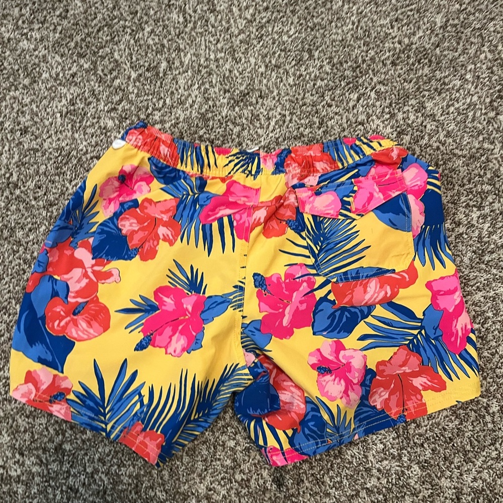 Colorful Patterned Swim Shorts Set - Picture 7 of 11